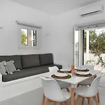 21 Luxury * Naousa